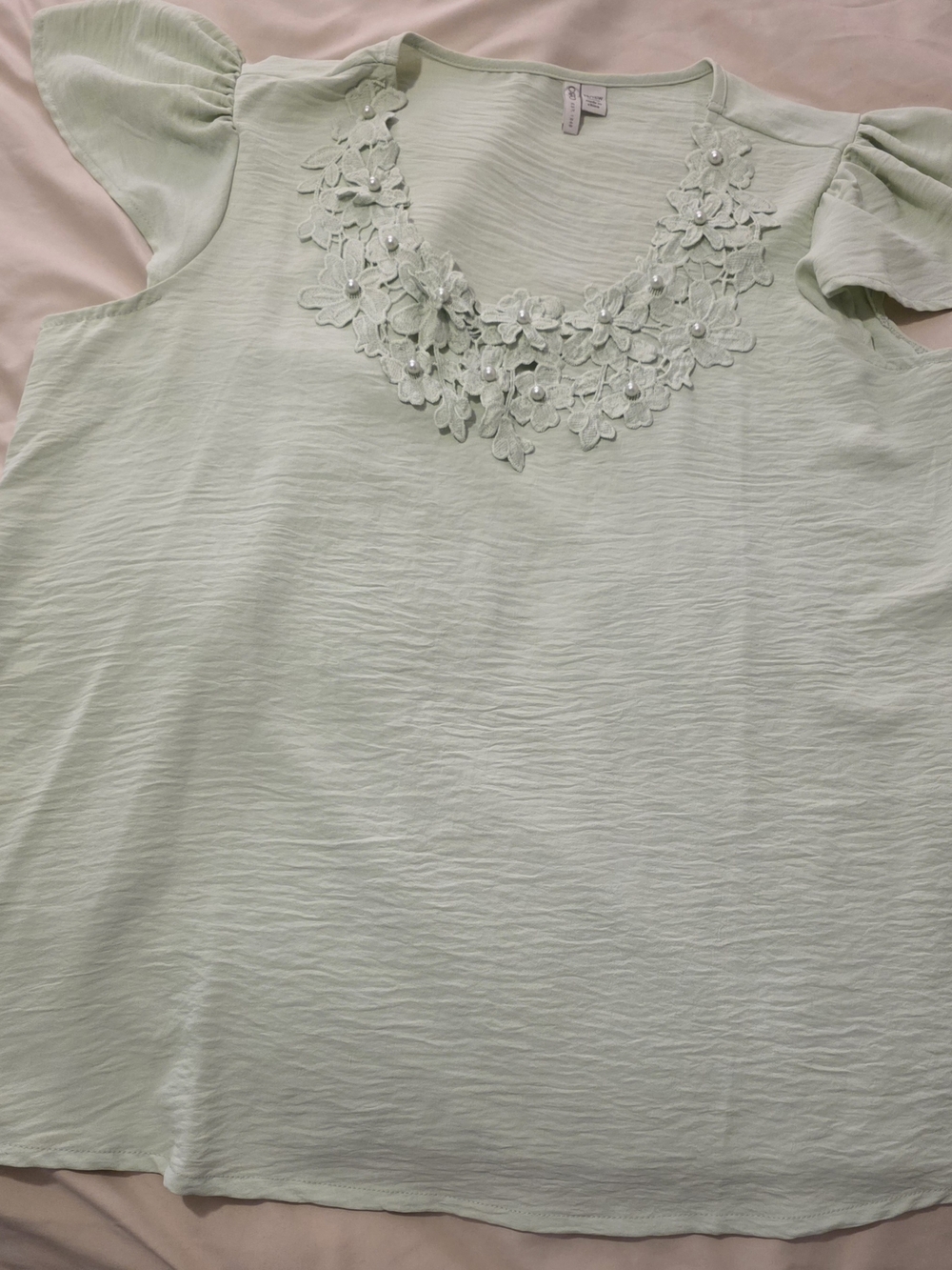 NWOT Cato Light Mint Floral Applique V-Neck Blouse